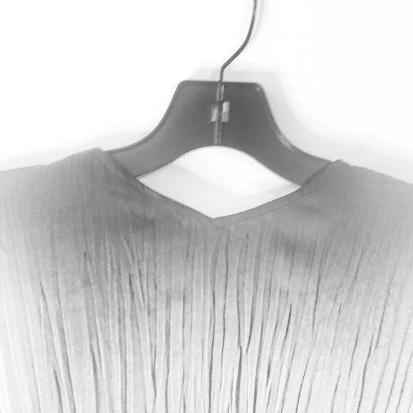 Vince Crinkled V-Neck Blouse – Black, Size L, Made in China - Picture 13 of 15